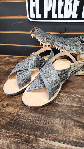 HUARACHES DE COCODRILO GRIS PLOMO