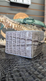 GRAY CROCODILE TAIL LEATHER WALLET / CARTERA DE COLA DE COCODRILO GRIS