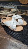 HUARACHES DE DOBLE COLA DE COCODRILO 🐊 EN HUESO RUSTICO / DOUBLE CROCODILE 🐊 TAIL HUARACHES IN RUSTIC BONE